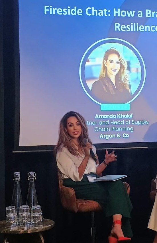 Amanda Khalaf speaking in a fireside chat at the Raw Materials Risk & Resilience Summit Europe